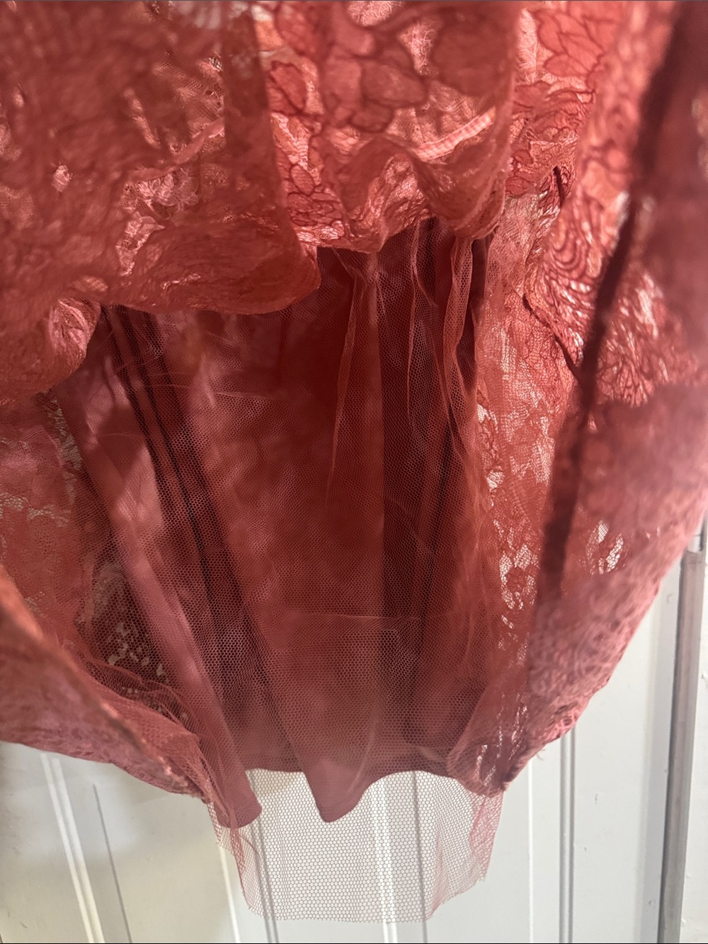 Romantic Lace Puff-Sleeve Blouse in Dusty Rose - Picture 4 of 9